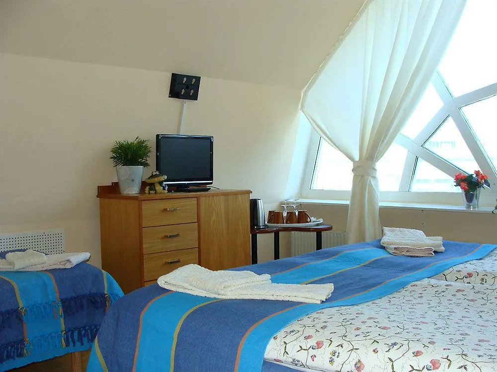 Hotel Manen Kungens Kurva 3*,